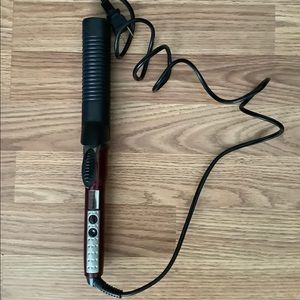 Infiniti Pro Conair 1 inch curling iron